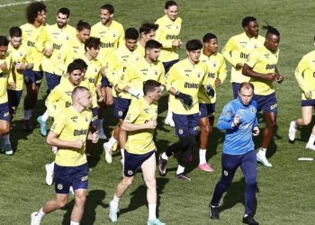 Fenerbahçe, Rusya kampının birinci idmanını yaptı