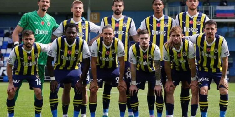 Fenerbahçe takım pahasında Üstün Lig’in doruğuna yükseldi!