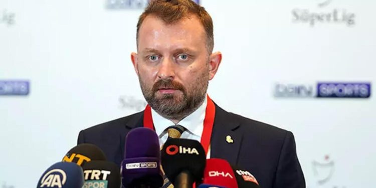 Fenerbahçe’de Selahattin Baki’den Wilfried Zaha kelamları: Florya’nın kalbinden oyuncuyu alırız