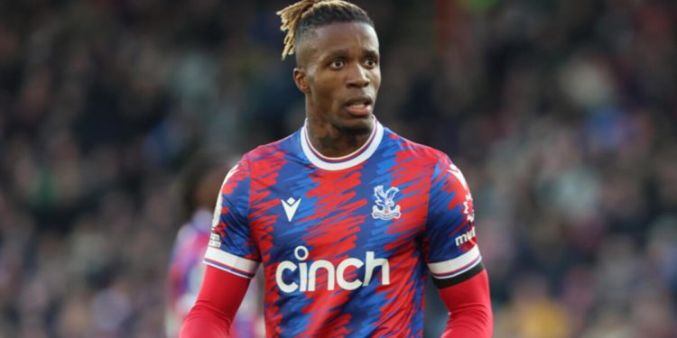 Fenerbahçe’den Wilfried Zaha’ya yeni teklif! Sponsor takviyesi…