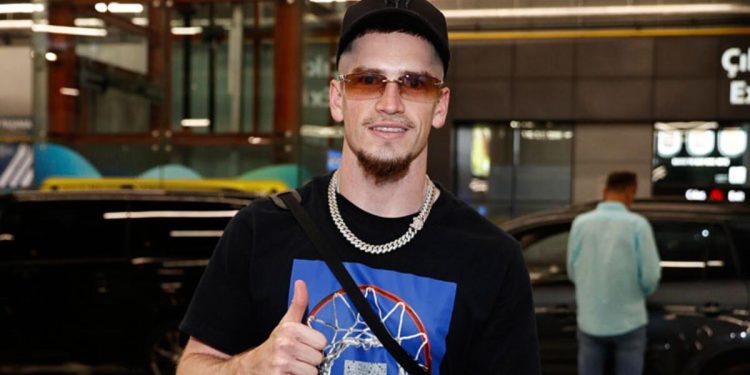 Fenerbahçe’nin yeni transferi Ryan Kent, İstanbul’a geldi! Birinci kelamları…