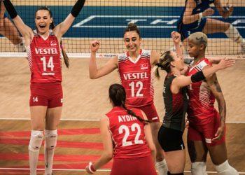 Filenin Sultanları yarı finalde! (Türkiye 3-0 İtalya)