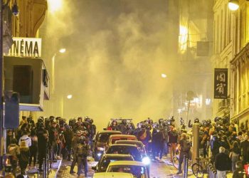 Fransa’da belediye liderinin konutu yakıldı..