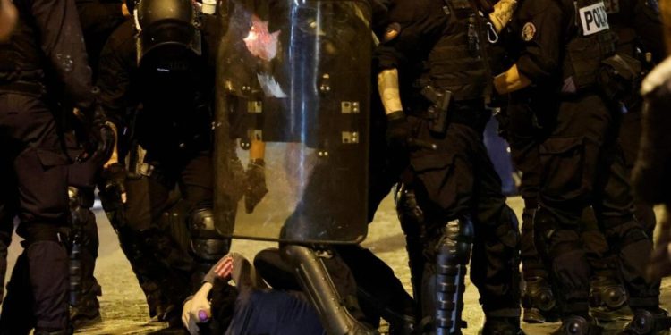 Fransa’da patlak veren olaylar İsviçre’ye sıçradı: 7 gözaltı