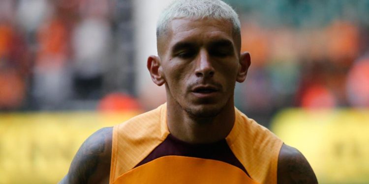 Galatasaray-Hull City maçında transfer sinyali! Torreira bıraktı, Paredes…