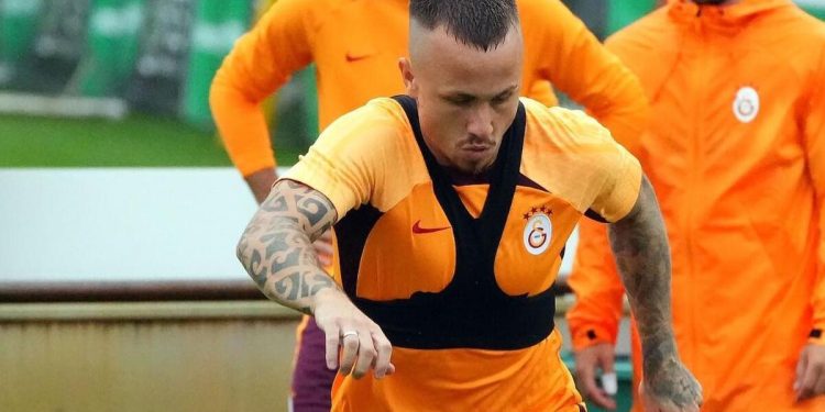 Galatasaray’ın yeni transferi Angelino birinci idmanına çıktı