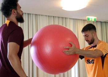 Galatasaray’ın yeni transferi Halil Dervişoğlu kampa katıldı