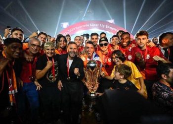 Galatasaraylı yıldızların ismi formalara yazdırılamıyor