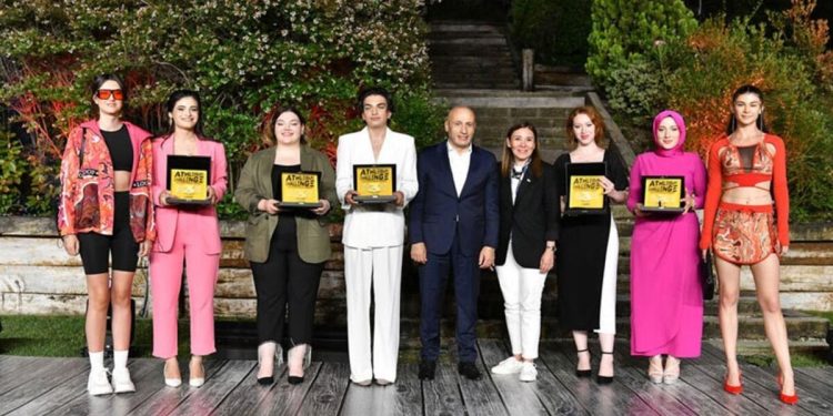 Genç mühendisler dizaynlarını yarıştırdı