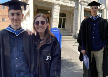 Gözlerimden yaşlar süzülüyor… Benim Can’ım mezun oldu!