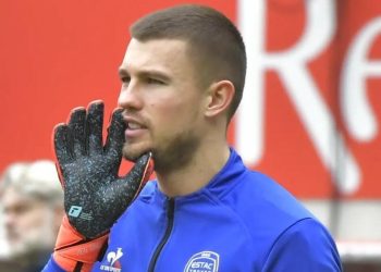 Göztepe, Mateusz Lis’e imzayı attırıyor