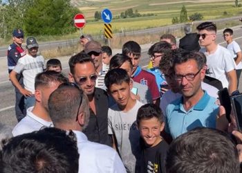 Hakan Çalhanoğlu’na memleketi Bayburt’ta coşkulu karşılama