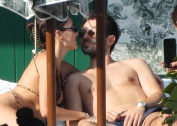 Hande ile Hakan’ın aşkı çoktan hudutları aşmış: Güneşin altında sarmaş- dolaş