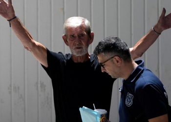 Hasta karısını öldüren 76 yaşındaki adam ‘cinayetten’ hatasız bulundu