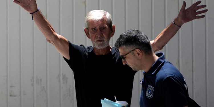 Hasta karısını öldüren 76 yaşındaki adam ‘cinayetten’ hatasız bulundu