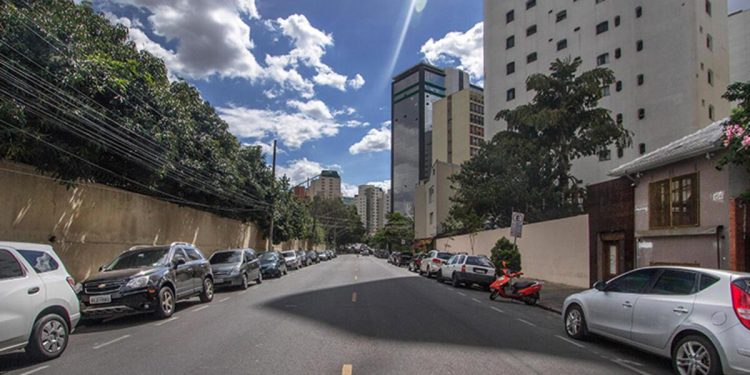 ‘Hijyen kenti’ndeki eski konutta yaşayan yaşlı bayanın sırrı açığa çıktı, ortalık karıştı… Canavar mı kurban mı?