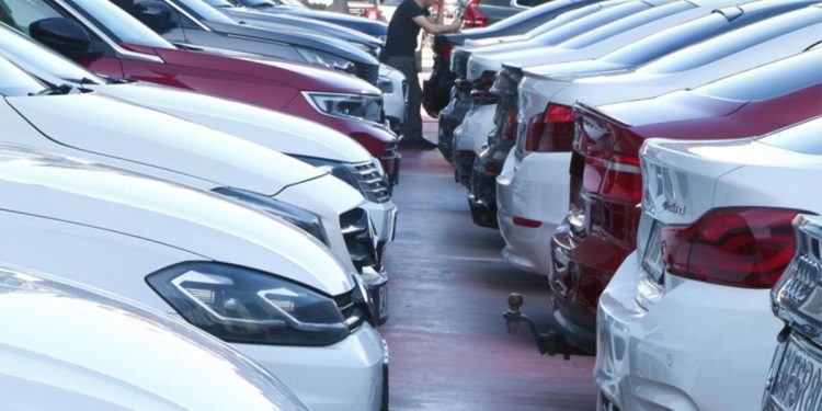 İkinci elde fiyat kısıtlaması başladı! Galericiler kurala uymadı