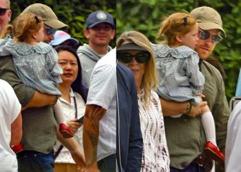 İngiliz prenses artık düzgünce Amerikalı oldu: Babasının kucağında Bağımsızlık Günü kutlamalarında!