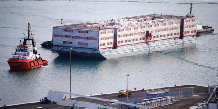 İngiltere’de mültecilere ‘yüzen hapishane’