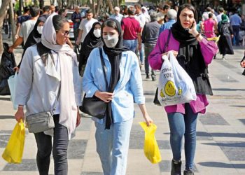 İran’da ahlak polisi geri geliyor