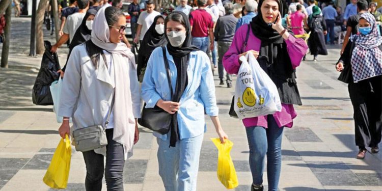 İran’da ahlak polisi geri geliyor