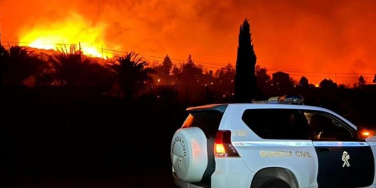 İspanya’da 11 mesken yandı, 140 hektar alan kül oldu, 500 kişi tahliye edildi