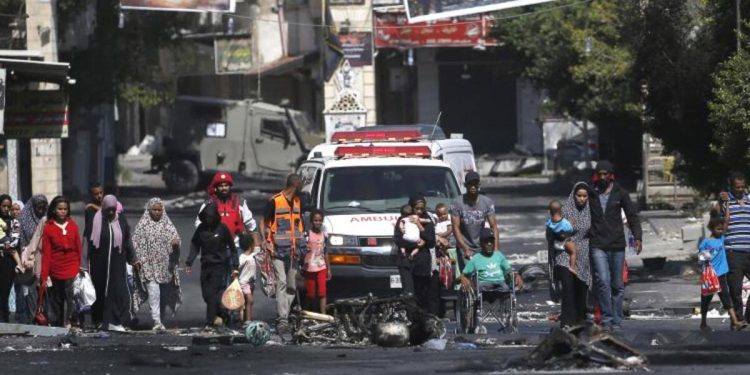 İsrail ordusu Cenin’de hastaneye göz yaşartıcı gaz attı