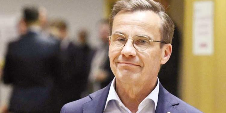 İsveç Başbakanı kendini savunmaya çalıştı