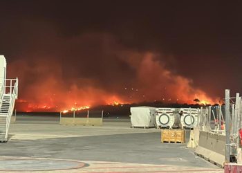 İtalya’daki orman yangınları devam ediyor… Alevler havalimanına yaklaştı