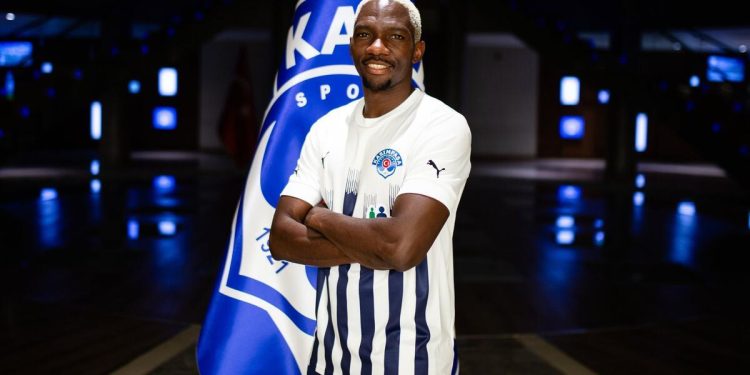 Kasımpaşa, Kenneth Omeruo’yu 3. kere takımına kattı