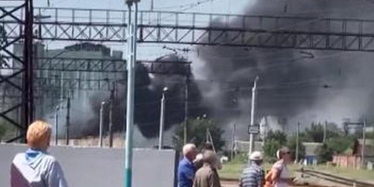 Kırım Valisi duyurdu:Ukrayna Rus mühimmat deposunu vurdu