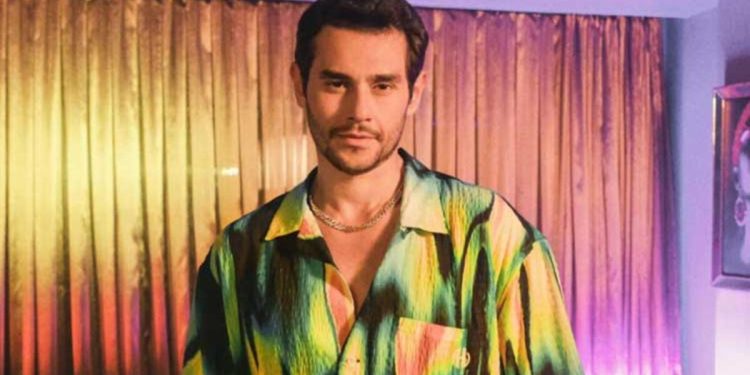 Klipte Aslı Bekiroğlu Sürprizi