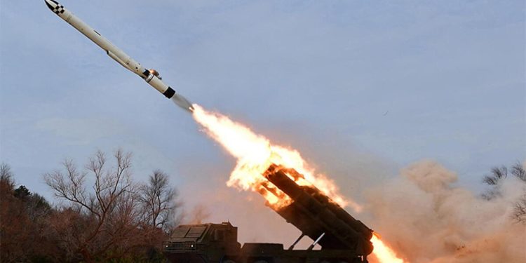 Kuzey Kore arka arda 2 balistik füze fırlattı