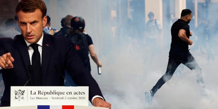 Macron harekete geçti fakat hala tenkit oklarının hedefinde!