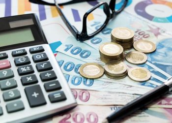 Memurlar artırım için masaya oturuyor