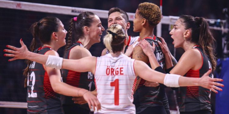 Milletler Ligi’nde şampiyon Filenin Sultanları oldu! Türkiye 3-1 Çin