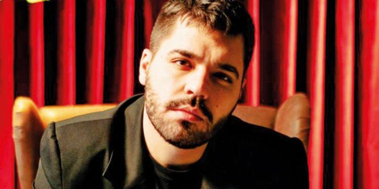 Müzik kulağı olan herkes fark eder bu benzerliği