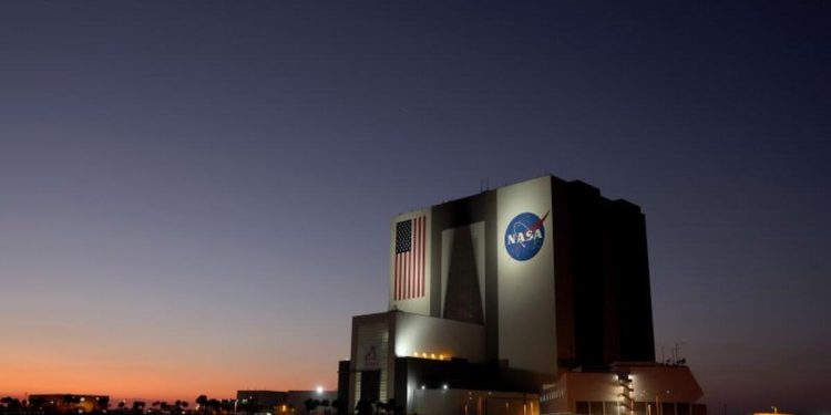 NASA’da elektrikler kesildi, ABD astronotlarına Rusya üzerinden seslendi