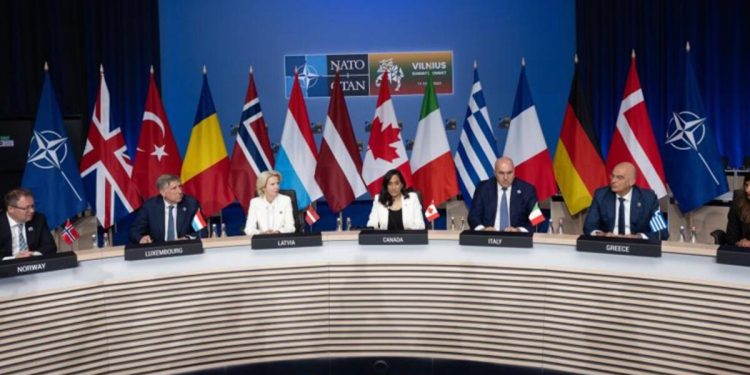 NATO Savunma Bakanları iklim değişikliği mutabakat zaptını imzaladı