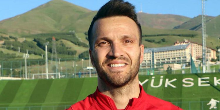 Okan Kocuk: Muslera ile çalışmak talih, rekabet etmek şanssızlık