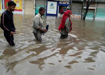 Pakistan’da sel ve fırtına: Çok sayıda meyyit