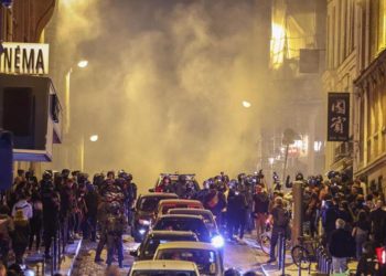 Paris’te belediye liderinin konutuna taarruz