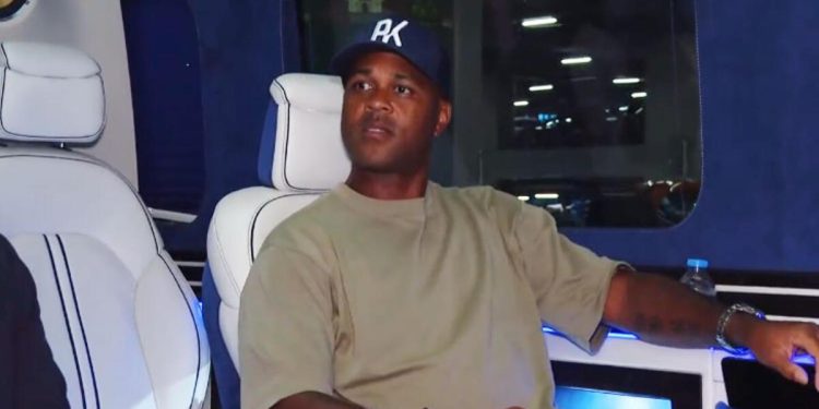 Patrick Kluivert, Adana Demirspor için İstanbul’a geldi