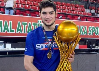 Pınar Karşıyaka’da Furkan imzayı attı