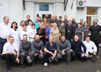 Polonyalı tabiplerden manalı ziyaret