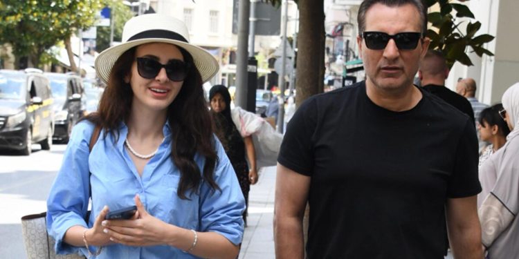 Rafet El Roman isyan etti: Yaş farkından ötürü beni yargılamayın!