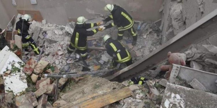 Rusya, Lviv’i vurdu: Çok sayıda meyyit ve yaralı