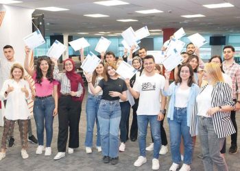 Sarsıntı bölgesindeki gençlere dijital takviye