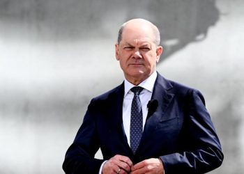 Scholz: Fransa’nın istikrarsız hale gelmesini beklemiyorum