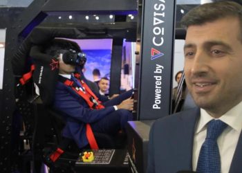 Selçuk Bayraktar İDEF 2023’ü gezdi: Yapıtları bir ortada görmek bizler için gurur verici